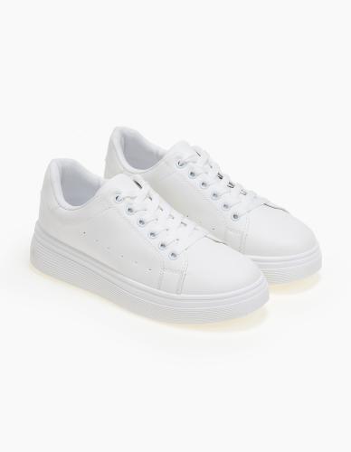 Basic sneakers με χρωματική λεπτομέρια - Λευκό